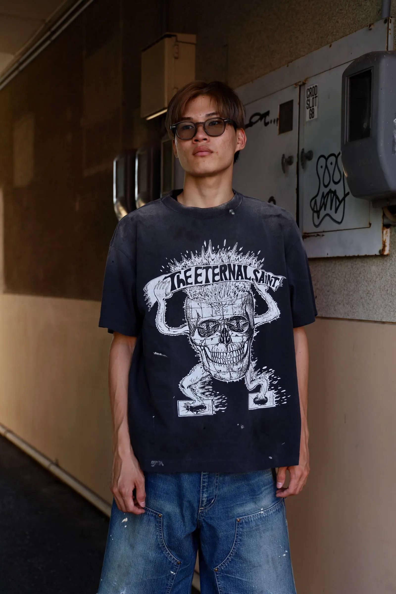 SAINT Mxxxxxx SS TEE/THE ETERNAL/BLK Latest Skeleton Beetle Distressed Sulfur Dyeing Retro Short Sleeves Washed Black S-XL Garment Dyeing Rewashed for Distressed Horse Replacement Faded Top Printing Technology Simulates Natural Distressed Style Really Correct Version Original Consistent Main Mark/Washed Mark/Angel Anti-Counterfeiting Mark